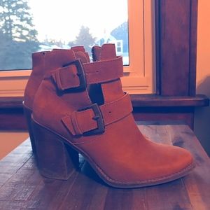 Steve Madden Tan Bootie